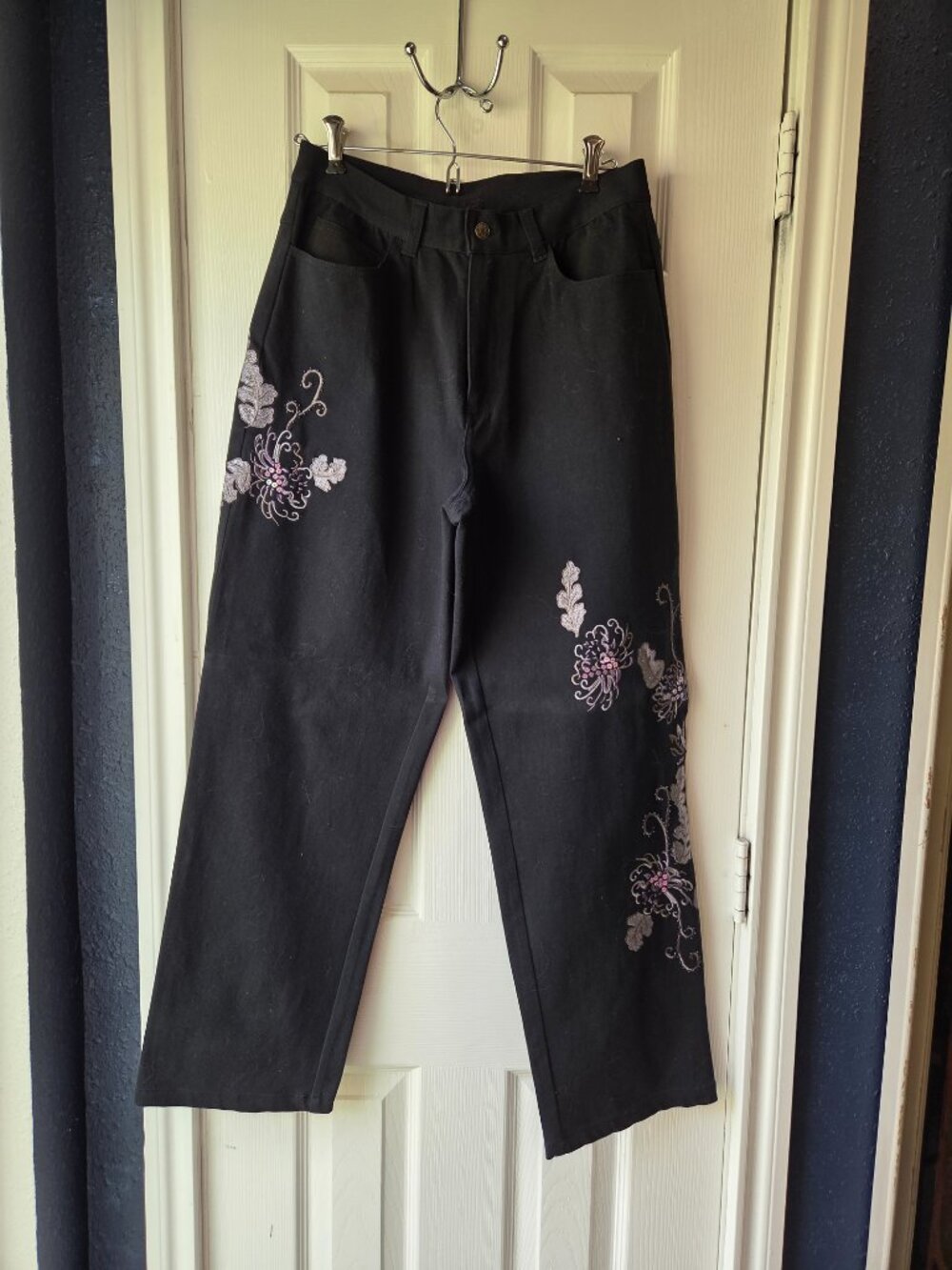 Denim & Co Black Embroidered Jeans Size 12